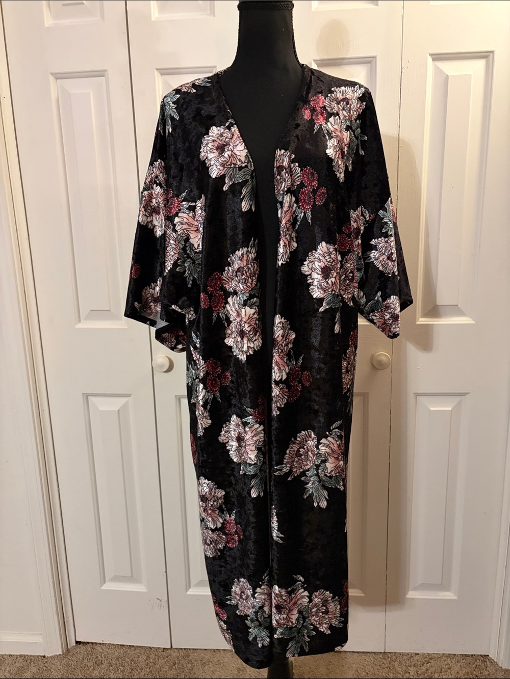 Newbury Kustom Black Floral Velvet Kimono
